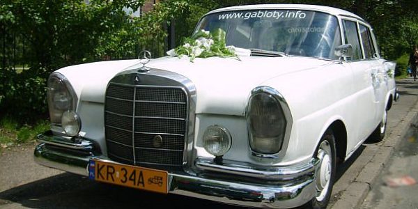 Mercedes Benz 220