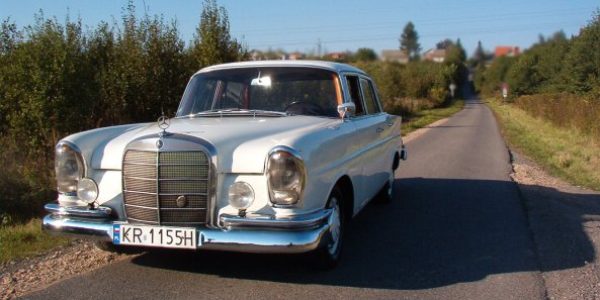 Mercedes Benz 220