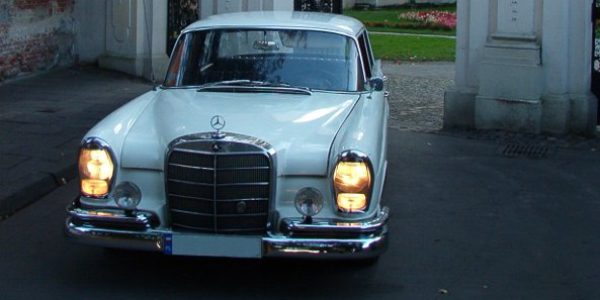 Mercedes Benz 220