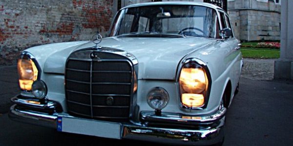 Mercedes Benz 220